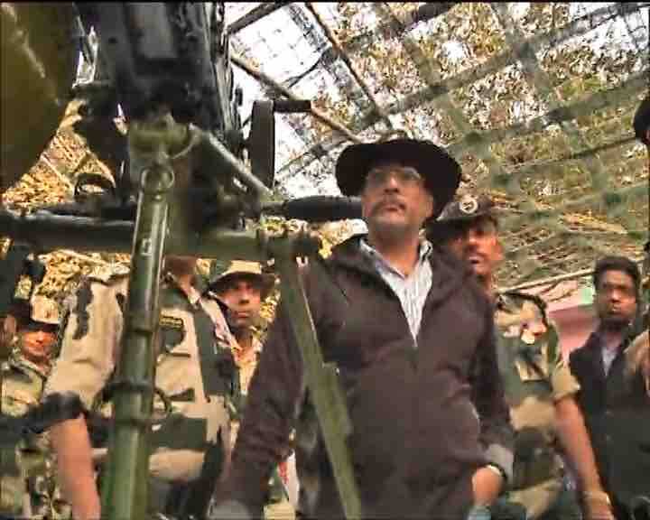 अधिकारियों ने बताया कि पाटेकर अरूणाचल प्रदेश में बल की कुछ अग्रिम चौकियों पर जल्द जाएंगे.