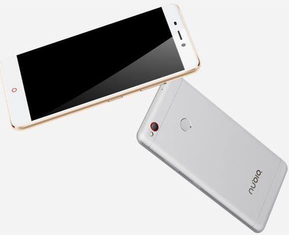 ZTE की सब्सि़डियरी कंपनी नूबिया ने N1 को 11,999 रुपए की कीमत पर लॉन्च किया. स्मार्टफोन में 3GB रैम के साथ मीडियाटेक हीलियो P10 प्रोसेसर दिया गया है. स्मार्टफोन की सबसे बड़ी खूबी इसमें मौजूद 5000mAh की दमदार बैटरी है.