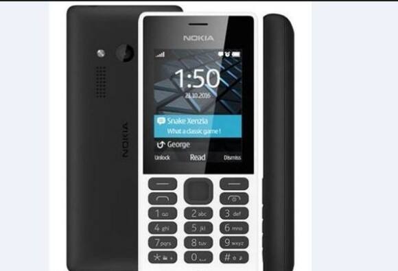 HMD ग्लोबल ने फिनलैंड की कंपनी नोकिया के साथ आने वाले स्मार्टफोन्स के लिए हाथ मिलाया है. मंगलवार को कंपनी ने नोकिया ब्रांड के दो हैंडसेट का ऐलान किया. ये दोनों हैंडसेट बेसिक फीचर के साथ आते हैं. इनकी कीमत 1800 रुपये है. चूंकि ये फीचर फोन हैं इसलिए इनमें इंटरनेट एक्सेसिबिलिटी नहीं होगी.