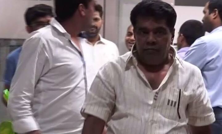 इनकम टैक्स के छापे में इसकी असलियत से पर्दा उठ चुका है. लेकिन, माथे पर शिकन तक नहीं है. मतलब रस्सी जल गई, लेकिन बल नहीं गया...आगे जानिए...