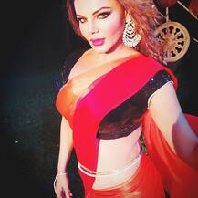 ताज़ा परफॉर्मेंस की तस्वीरों से राखी ने ठंड में बढ़ाया इंस्टा का तापमान