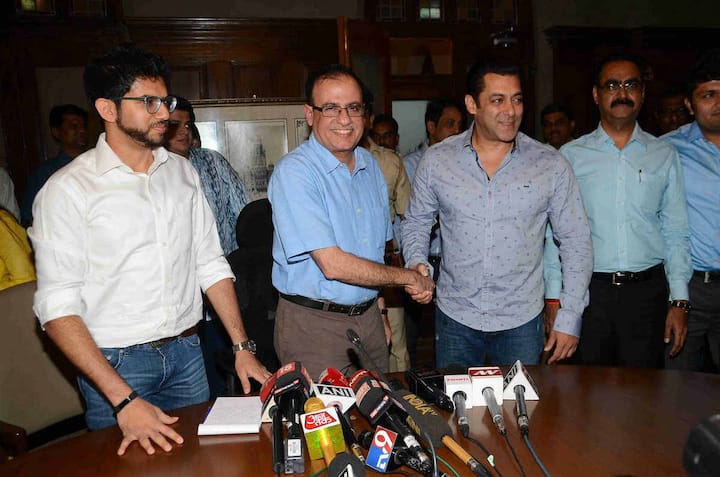 सलमान ने शनिवार को नगर निकाय आयुक्त अजय मेहता से मुलाकात की और बृहन्मुंबई नगर नगम के खुले में शौच मुक्त (ओडीएफ) अभियान का ब्रांड अंबेसडर बनने का प्रस्ताव स्वीकार कर लिया है.
