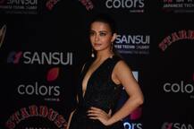 Stardust Awards 2016: सुरवीन चावला ने ब्लैक ड्रेस में की चहलकदमी