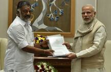 पीएम मोदी से मिले पनीरसेल्वम, दिवंगत जयललिता के लिए भारत रत्न की मांग की