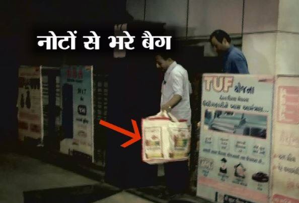 जांच में पता चला है कि उसका जाल सूरत के अलावा गुजरात के अहमदाबाद, नवसारी, वलसाड सहित सौराष्ट्र तक फैला है. यही नहीं मुंबई में भी वह धंधा करता है...आगे जानिए...