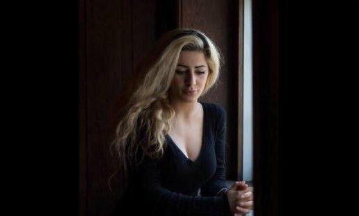  बगदादी 23 साल की जोआना पलानी से डरा हुआ है क्योंकि पलानी ने कुर्द लड़ाकों के साथ बगदादी के आतंकियों के खिलाफ लड़ाई लड़ी थी. Photo-Twitter