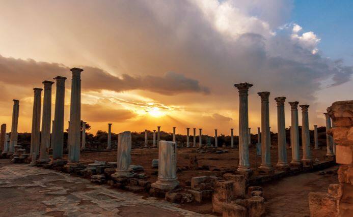 Turkish Republic of Northern Cyprus में आप पानी के जहाज से लेकर यॉट तक का मजा उठा सकते हैं. इस खूबसूरत देश में भी आपको VISA की कोई जरुरत नहीं हैं. इस देश में आप अपने पासपोर्ट और साथ ही कुछ कागजात के साथ 3 महीनों तक रह सकते हैं.