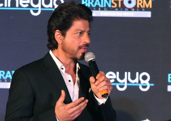 Work Makes Superstar Shah Rukh Khan Happy काम में बिजी रहना पसंद करते हैं शाहरुख खान