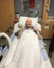 IN PICS: कैंसर ने किया फिटनेस क्वीन का ये हाल