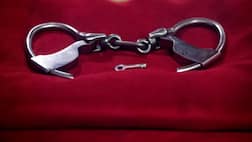 आंध्र प्रदेश की 'खौफनाक पंचायत', सरपंच ने महिला को सरेआम पीटा