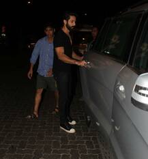 Spotted: पत्नी मीरा को डिनर डेट पर ले गए शाहिद कपूर, देखें Pics