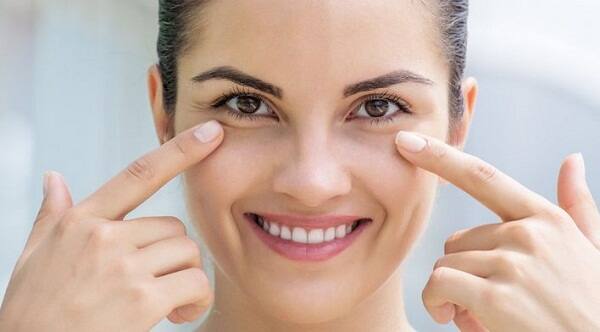 हेल्दी आईज के लिए भी पालक खाना फायदेमंद है. पालक में पाए जाने वाला विटामिन ए आंखों के लिए बहुत अच्छा है. खासतौर पर नाइट विजन के लिए. 