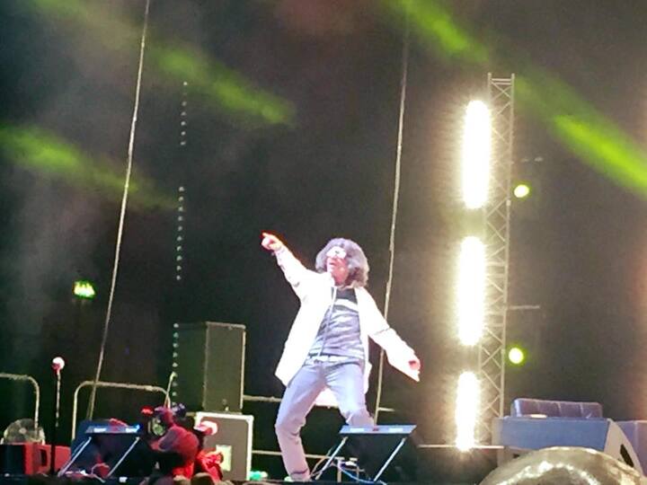 पत्र की शुरुआत ग्रोवर ने मोदी के मिशन और उनके द्वारा किए गए प्रयासों की तारीफ से की है. मेक इन इंडिया, स्वच्छ भारत अभियान और नोटबंदी की भी ग्रोवर ने काफी प्रशंसा की है. साथ ही, ग्रोवर ने भारतीय सेना द्वारा सीमापार की गई सर्जिकल स्ट्राइक का भी जिक्र किया है.