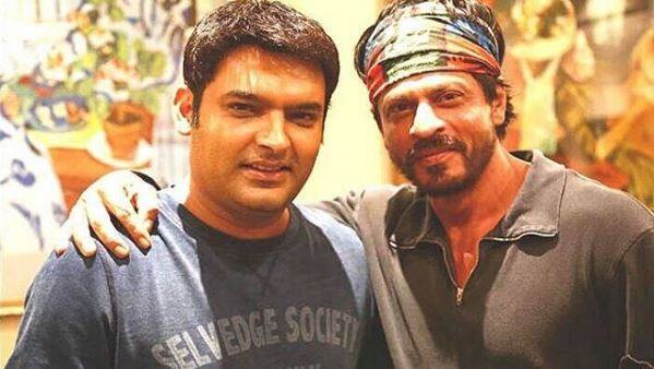 टेलीविजन दुनिया के किंग मशहूर कॉमेडियन कपिल शर्मा फोर्ब्स की तरफ से जारी किए गए 100 मशहूर हस्तियों में सातवें पायदान पर हैं. उन्होंने ये उपलब्धि ‘फेम रैंकिंग’ में हासिल की है. पिछले साल कपिल इस लिस्ट में 27वें नंबर पर थे. कपिल शर्मा ने फेम रैंकिंग में आमिर खान, दीपिका पादुकोण और प्रियंका चोपड़ा को पीछे छोड़कर ये मुकाम हासिल किया है. हालांकि, ज्यादा कमाई करने वाली सेलिब्रिटीज की लिस्ट में कपिल शर्मा 11वें स्थान पर हैं. इस रैंकिंग में कपिल ने रणवीर सिंह, ए आर रहमान और आमिर खान तक को पीछे छोड़ दिया है. उनकी कमाई 30.17 करोड़ रुपये बताई गई है, जो कि पिछले साल 15 करोड़ रुपये थी. यह पांचवीं बार है जब कपिल को फोर्ब्स की लिस्ट में जगह मिली है.