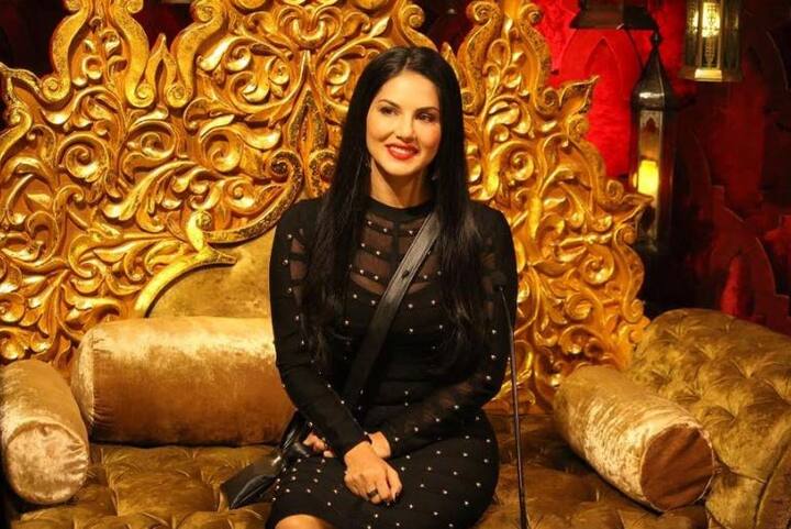  बॉलीवुड लाइफ की रिपोर्ट के मुताबिक, उन्होंने कहा, ''मैंने उस डांस को नहीं देखा था, लेकिन वो वाकई बहुत शानदार होगा. मेरा डांस ज्यादा क्रेजी और सेक्सी था. मैंने उन्हें (लोपा को) डांस करते हुए नहीं देखा, शायद वो बेहद अमेजिंग लग रही होंगी.''