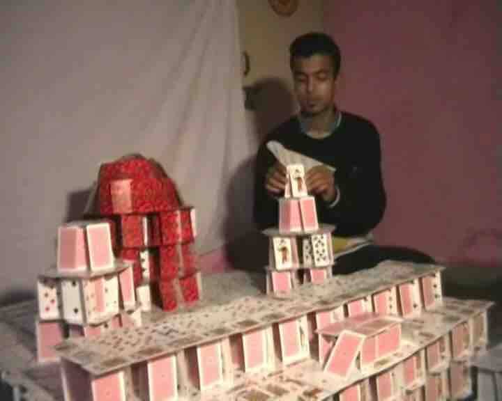 इलाहाबाद में ताश के पत्तों से बनाया गया दुनिया का सबसे बड़ा चर्च!