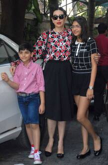 शशि कपूर की क्रिसमस पार्टी में बच्चों के साथ पहुंचीं करिश्मा कपूर