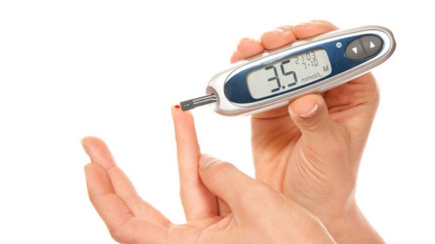 Health Tips Reasons and symptoms of high and low blood sugar Health Tips: हाई ब्‍लड शुगर और लो ब्लड शुगर के पीछे हैं ये वजहें, जाने लक्षण भी