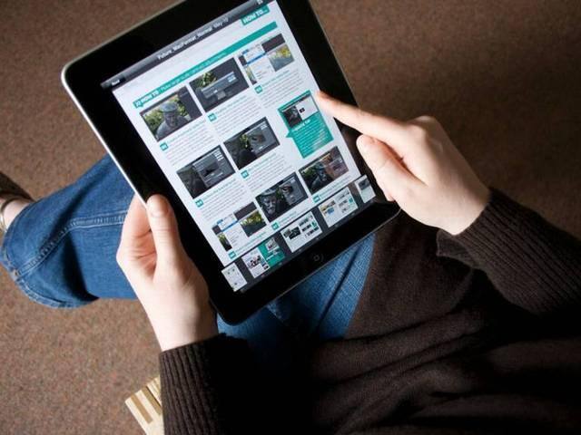 इस रिपोर्ट में कहा गया है कि दूरदराज के इलाकों में डिजिटल सर्विस के प्रावधान के लिए मौजूदा सरकारी ढांचे को इस्तेमाल करने की जरूरत है. रिसर्च में कहा गया है कि स्कूलों, कॉलेजों और विश्वविद्यालयों में ट्रेनिंग के जरिए डिजिटल लिटरेसी को बढ़ाया जा सकता है.