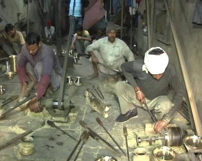 Brass Business Collapsed After Notebandi In Bihar नोटबंदी के बाद बिहार की पीतलनगरी में मचा हाहाकार, कारोबार ठप !