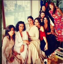 जब एक साथ दिखीं 90 के दशक की मशहूर एक्ट्रेस मनीषा, तब्बू और पूजा!