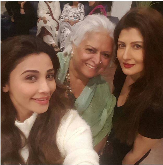 डेजी शाह और संगीता बिजलानी के साथ ये तस्वीर भी बिना काक ने इंस्टा पर शेयर की.