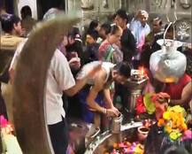 उज्जैन: महाकाल मंदिर के कैशलेस होने से भक्तों की मुसीबत बढ़ी