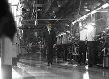 PICS: शूटिंग के लिए दामाद की फैक्ट्री पहुंचे अमिताभ, नाती-नातिन से मिलकर हुए गदगद