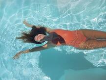 फोटोशूट के लिए Shirtless हुए ऋतिक रोशन, लीजा हेडेन संग कराया है HOT फोटोशूट