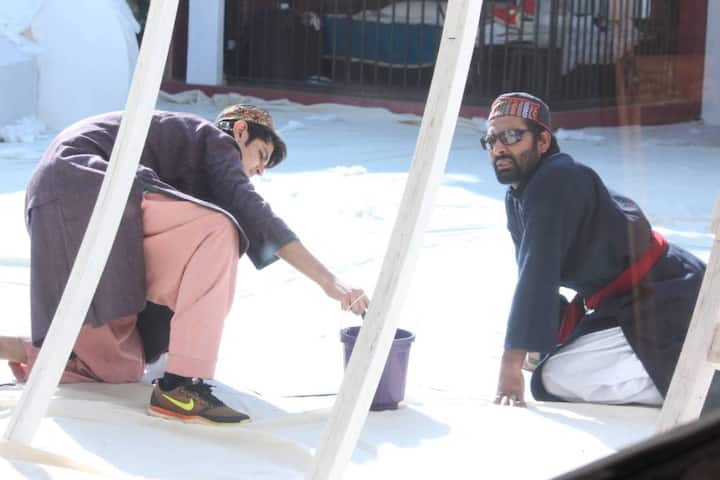  कप्तानी टास्क में मनवीर गुर्जर के खिलाफ दावेदारी पेश करने के लिए रोहन मेहरा पूरी तरह से जुगत में जुटे हुए थे.  