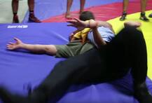 \'दंगल\' : जब कुश्ती में अपने बेटे से ही मात खा गए आमिर!