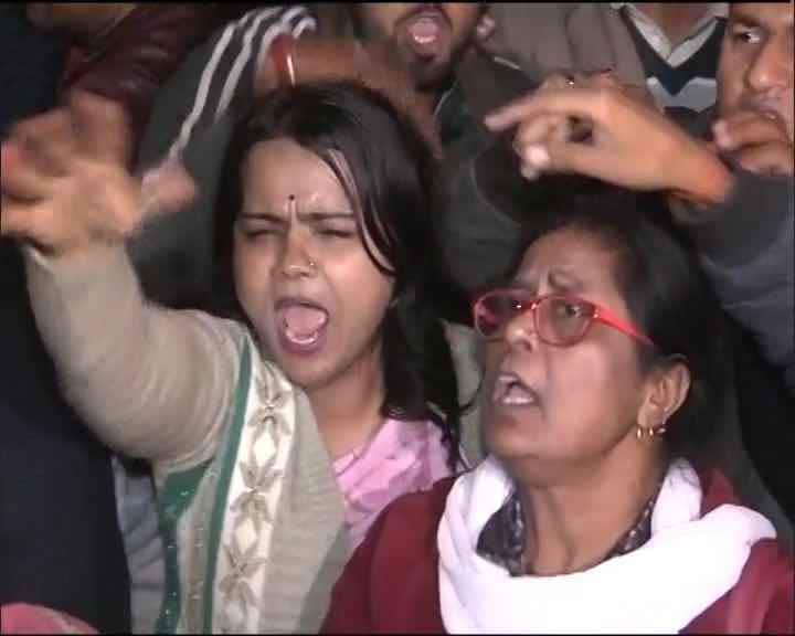 आगे देखिए तस्वीरें...