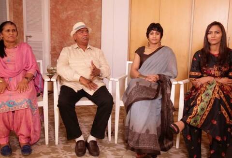 अपनी बेटियों को खेल में भेजें : गीता, बबिता अपनी बेटियों को खेल में भेजें : गीता, बबिता