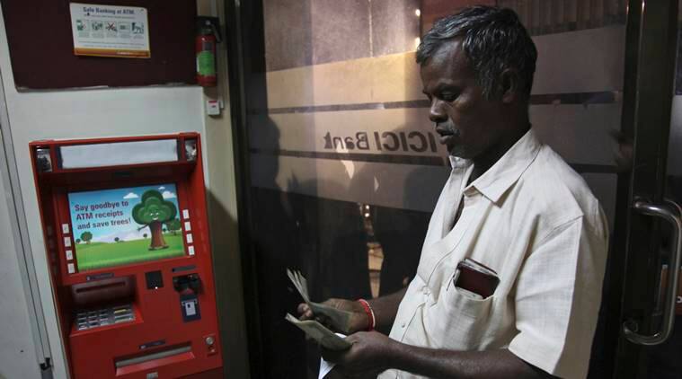 Cash Withdrawal Limit From Atms Increased To Rs 4500 Per Day From January 1 सरकार ने दिया नए साल में तोहफा, कल से आप ATM से निकाल पाएंगे 4500 रूपये