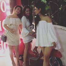 क्रिसमस के बाद से नहीं थमा मौनी की पार्टी का सिलसिला!