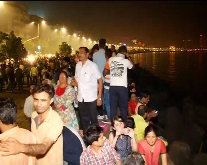 तमिलनाडु की राजधानी चेन्नई में भी लोग नए साल के जश्न में डूबे नजर आए.
