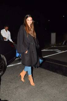 एयरपोर्ट पर कैमरे में कुछ यूं कैद हुई दीपिका पादुकोण!