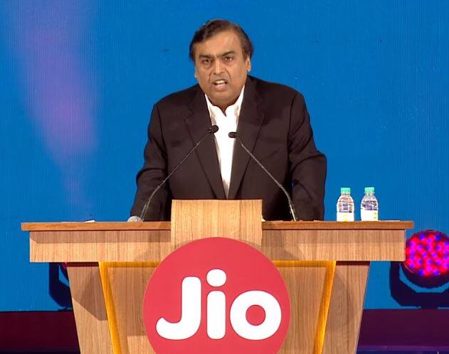 आपको बता दें कि जियो सिम अभी कुछ चुनिंदा जगहों पर ही डिलीवरी के लिए उपलब्ध होगी.