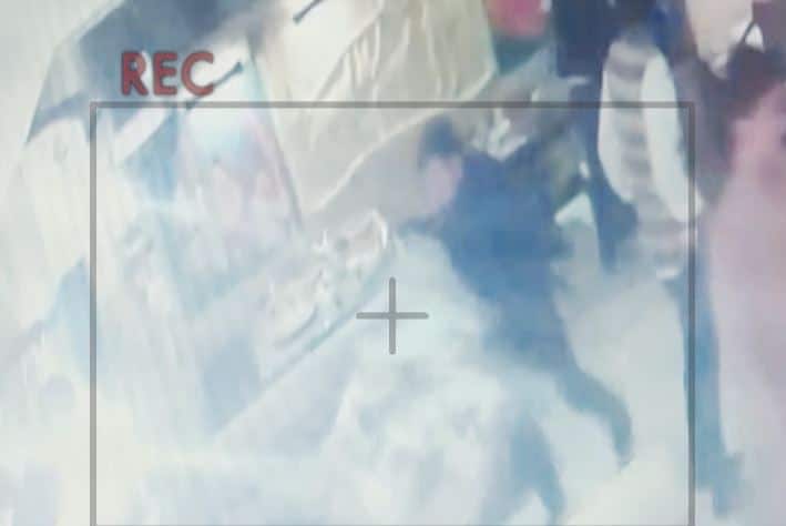 पूर्व मंत्री राम सिंह राणा 31 दिसंबर की रात अपने चेलों के साथ एक रेस्टोरेंट में डिनर करने पहुंचे थे. नेताजी और उनके समर्थकों ने गोमतीनगर एक रेस्टोरेंट में डटकर डिनर किया. डिनर के बाद जब रेस्टोरेंट के वेटर ने बिल मांगा, तो नेताजी और उनके समर्थकों का पारा चढ़ गया...आगे जानिए...