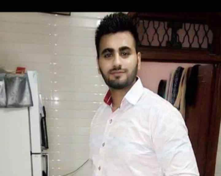 हौजखास के एक पब में चल रही न्यू ईयर पार्टी में बहा एक नौजवान का खून. खून से लथपथ इस नौजवान का नाम दीपक टंडन है. 22 साल का दीपक न्यू ईयर सेलिब्रेशन के लिए अपने दोस्तों के साथ लुधियाना से दिल्ली आया था...आगे जानिए...