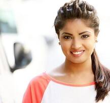 BB10: लोकेश कुमारी ये तस्वीरें हो रही हैं इंटरनेट पर वायरल!