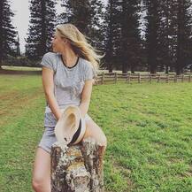 शारापोवा ने पोस्ट की हैं हवाई हॉलीडें की चंद और सिज़िंलिग तस्वीरें!