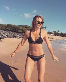 शारापोवा ने पोस्ट की हैं हवाई हॉलीडें की चंद और सिज़िंलिग तस्वीरें!