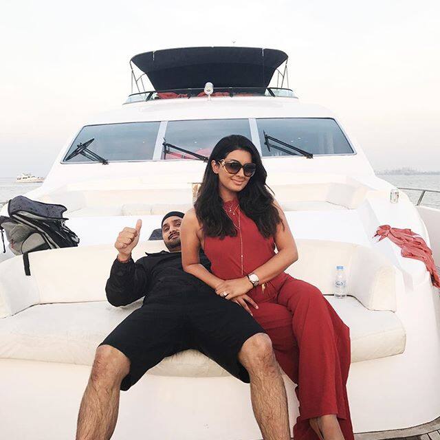  भारत के दिग्गज स्पिन बोलर हरभजन की पत्नी गीता बसरा ने इंस्टाग्राम पर नए साल की तस्वीरें पोस्ट की हैं.