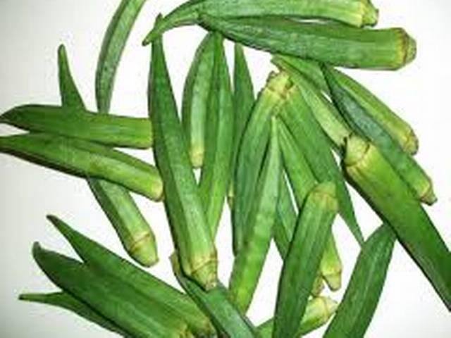 भिंडी – जिंक और विटामिन से भरपूर भिंडी के सेवन से पुरुष सेक्स समस्याओं से बच सकते हैं. जिंक की कमी से होने वाली इरेक्टाइल डिस्फंक्शन यानी उत्तेजना की कमी को भिंडी के सेवन से दूर किया जा सकता है. भिंडी के सेवन से थकान दूर होती है और यौन शक्ति बढ़ती है.