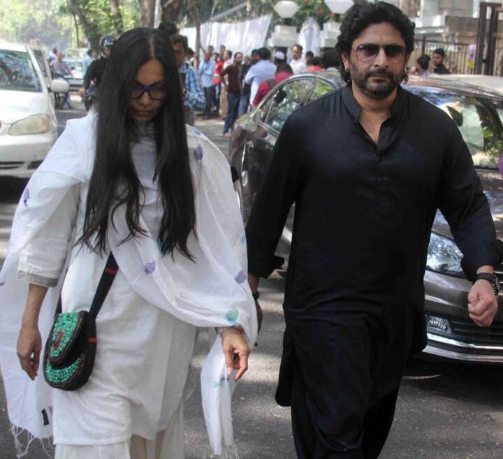 बॉलीवुड अभिनेता अरशद वारसी सलमान खान की बहन अलवीरा के साथ अबीस के अंतिम यात्रा में शामिल हुए. हाल ही में अरशद ने ट्वीट कर कहा था, 'मैंने एक शानदार व्यक्ति और अपने करीबी दोस्त अबीस को इस्तांबुल अटैक में खो दिया...कब यह पागलपन रूकेगा?' आगे देखिए तस्वीरें....(सभी तस्वीरें- Solaris Images)