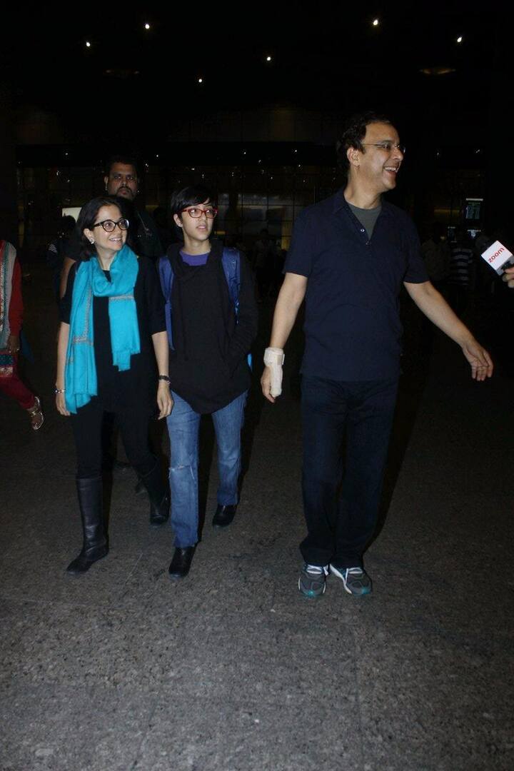 थ्री ईडियट्स और पीके जैसी फिल्मों के डाइरेक्टर विधु विनोद चोपड़ा भी पूरे परिवार के साथ मुंबई लौटे.