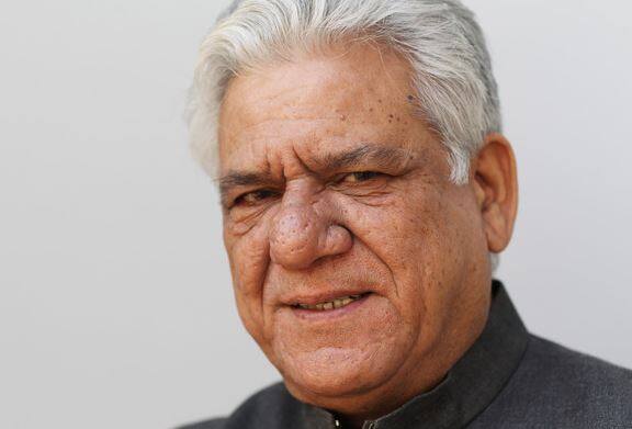 सर्जिकल स्ट्राइक से कुछ दिन बाद ओम पुरी ने टेलीविजन चैनल पर एक बहस के कहा था क्या हम उन्हें सेना में शामिल होने के लिए मजबूर करते है? मेरे पिता भी सेना में थे…हमें उन पर (जवानों) गर्व है. मैं आपसे पूछना चाहता हूं कि क्या आप भारत और पाकिस्तान को इजरायल और फिलीस्तीन बनाना चाहते हैं.”
