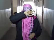 पकड़ी गई \'ब्लैकमेलर\' NRI, हुस्न के जाल में फंसाकर लगा देती थी \'दुष्कर्म\' का आरोप