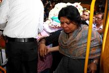 ओम पुरी के अंतिम संस्कार में अमिताभ बच्चन समेत पहुंचे तमाम बॉलीवुड दिग्गज!